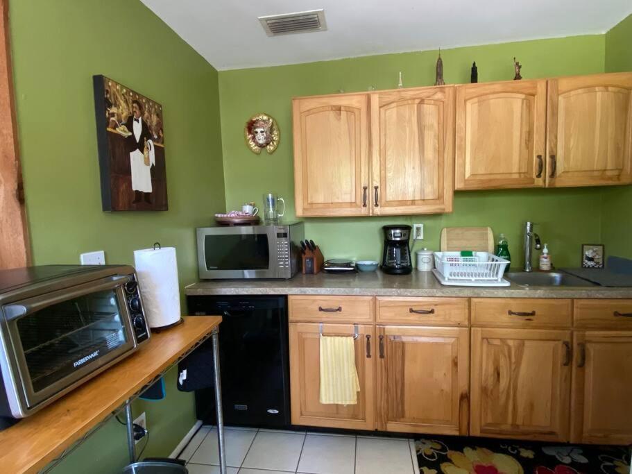 One Bed Suite Near Beaches And Downtown ซาราโซตา ภายนอก รูปภาพ