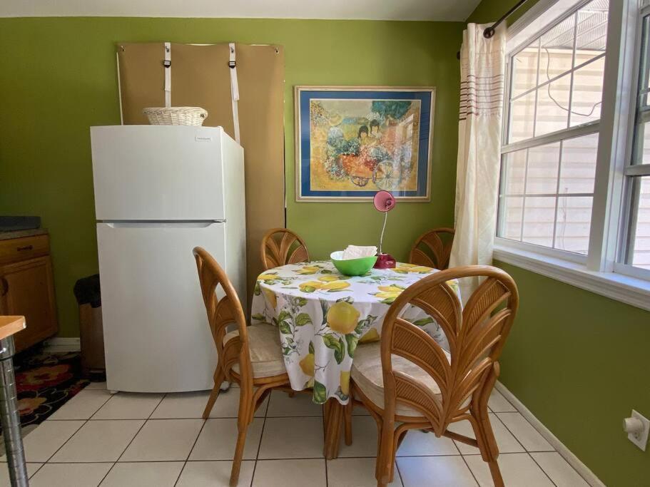 One Bed Suite Near Beaches And Downtown ซาราโซตา ภายนอก รูปภาพ